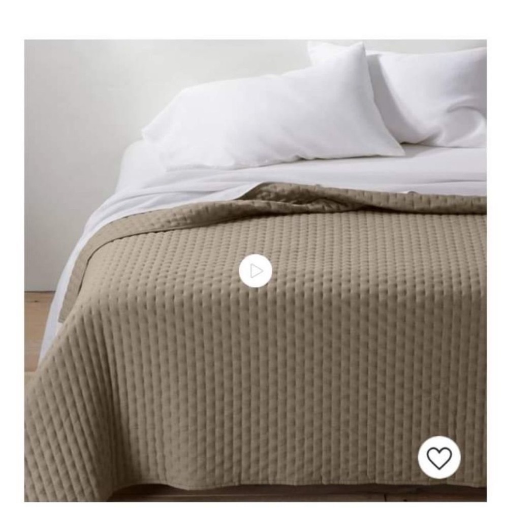 Casaluna Cashmere Blend Quilt in Dark Sand King